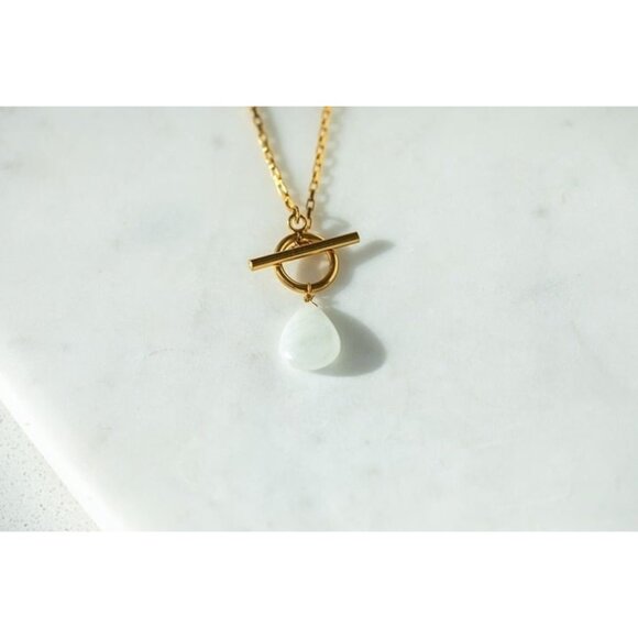 Stunning Moonstone Pendant Necklace 18K WATERPROOF Gold Chain with Toggle clasp - Picture 2 of 12